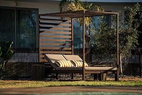 Castelo Suites Hotel