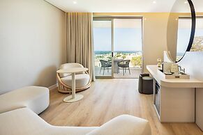 Castelo Suites Hotel