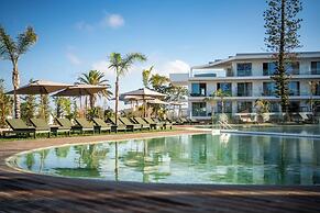 Castelo Suites Hotel