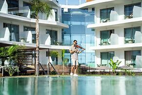 Castelo Suites Hotel