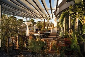 Castelo Suites Hotel