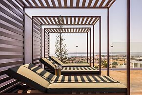Castelo Suites Hotel
