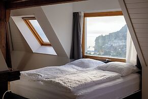 BERG&BERG APARTMENTS-Spiez Self Check-In