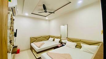 Hotel Gayatri Palace