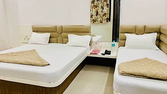 Hotel Gayatri Palace