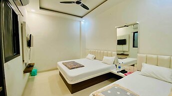 Hotel Gayatri Palace