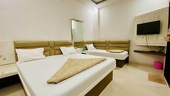 Hotel Gayatri Palace