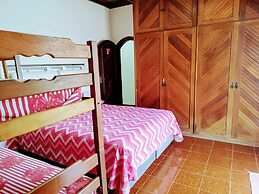 Casa com Piscina 50000 lts Área Gourmet