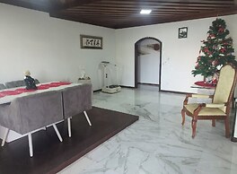 Casa com Piscina 50000 lts Área Gourmet