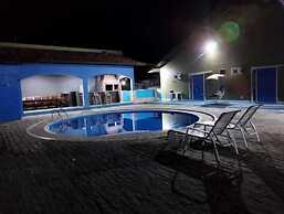 Casa com Piscina 50000 lts Área Gourmet