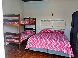 Casa com Piscina 50000 lts Área Gourmet