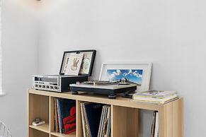 Charming House with Free Parking