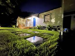 Charming House with Free Parking