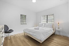 Charming House with Free Parking