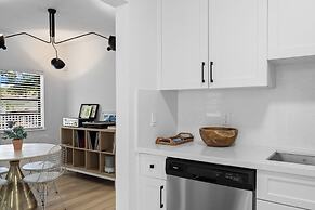 Charming House with Free Parking