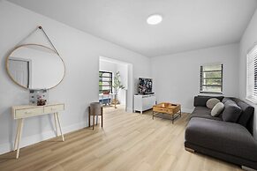 Charming House with Free Parking