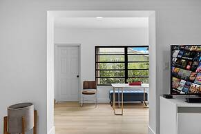 Charming House with Free Parking