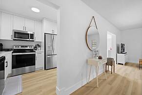 Charming House with Free Parking