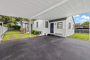 Charming House with Free Parking