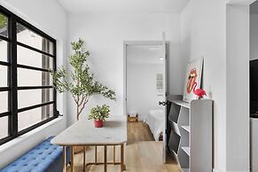 Charming House with Free Parking