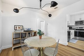 Charming House with Free Parking