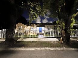 Charming House with Free Parking