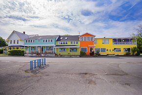 Hotel Wolfe Island