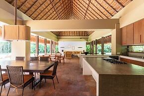 Yeguas Y41 by Wynwood House