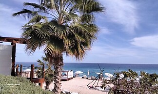 Ocean view beach suite