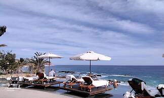 Ocean view beach suite