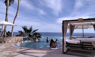 Ocean view beach suite