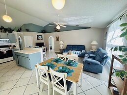 Amazing 3/2 Vacation Home With Private Pool!!