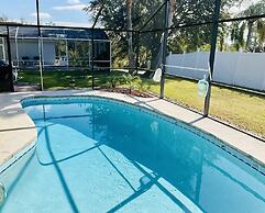 Amazing 3/2 Vacation Home With Private Pool!!