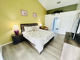 Amazing 3/2 Vacation Home With Private Pool!!