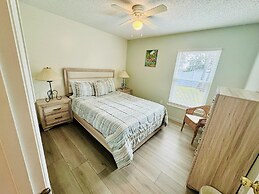 Amazing 3/2 Vacation Home With Private Pool!!