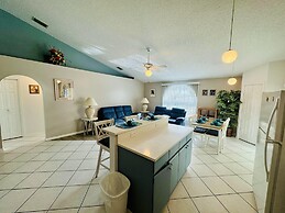 Amazing 3/2 Vacation Home With Private Pool!!