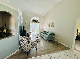 Amazing 3/2 Vacation Home With Private Pool!!