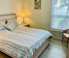 Amazing 3/2 Vacation Home With Private Pool!!