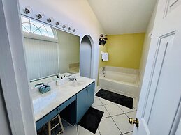 Amazing 3/2 Vacation Home With Private Pool!!