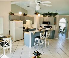 Amazing 3/2 Vacation Home With Private Pool!!