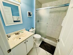 Amazing 3/2 Vacation Home With Private Pool!!