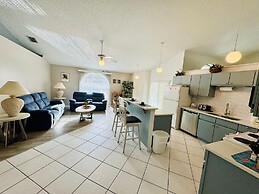 Amazing 3/2 Vacation Home With Private Pool!!