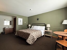 The Trail Inn - Newberry, MI - 13467 M-28