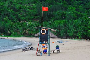 Bounce Beach Hotel & Tien Sa Resort