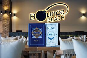 Bounce Beach Hotel & Tien Sa Resort