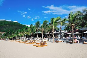 Bounce Beach Hotel & Tien Sa Resort
