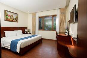 Bounce Beach Hotel & Tien Sa Resort