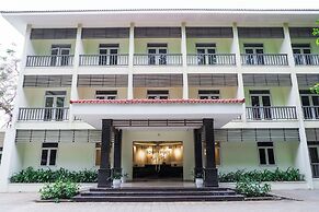 Bounce Beach Hotel & Tien Sa Resort