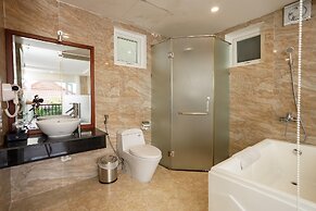 Bounce Beach Hotel & Tien Sa Resort