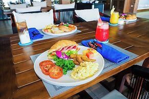 Bounce Beach Hotel & Tien Sa Resort